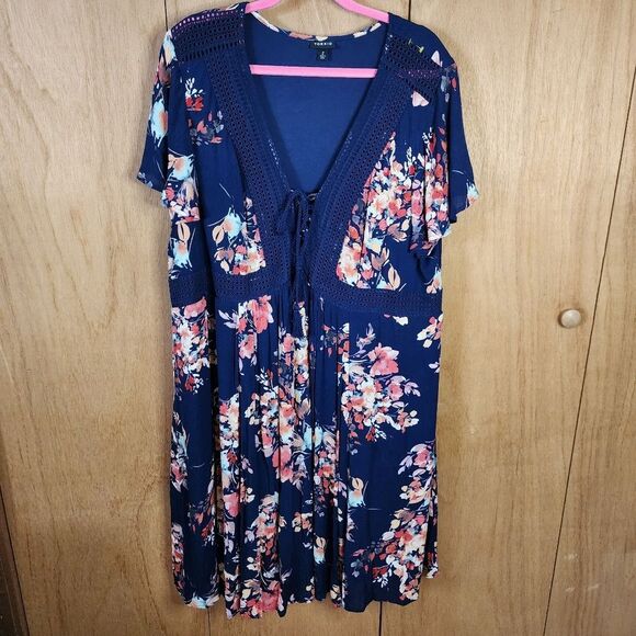 Torrid Black Floral V Neck Short Sleeve Mini Gauze Lace Up Front Dress Torrid 2 - Picture 1 of 9